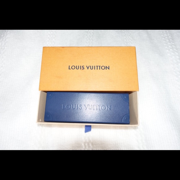 Authentic Louis Vuitton City Mask Sunglasses - Picture 5 of 7